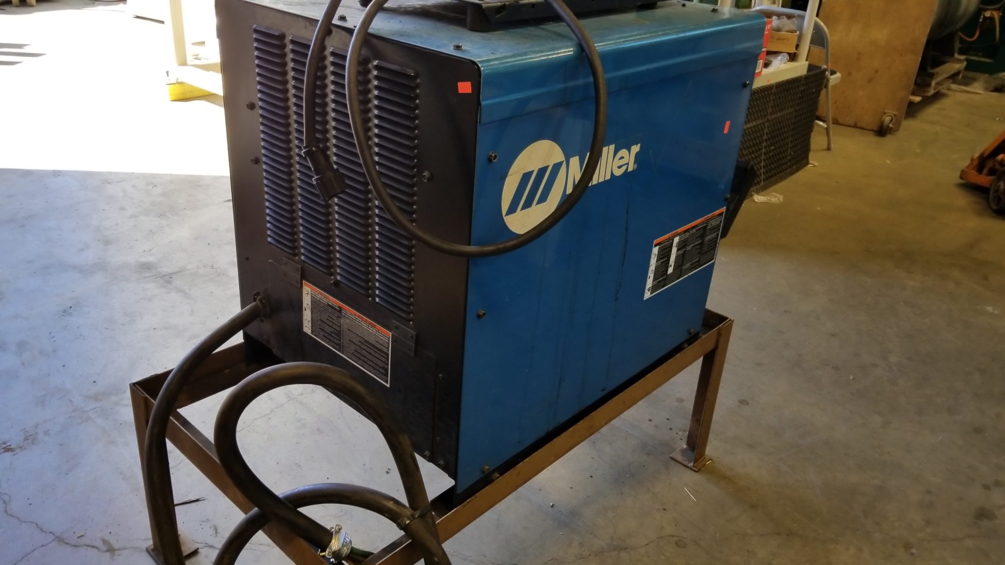 Used Miller Dimension 302 cc/cv dc welding power source Coast