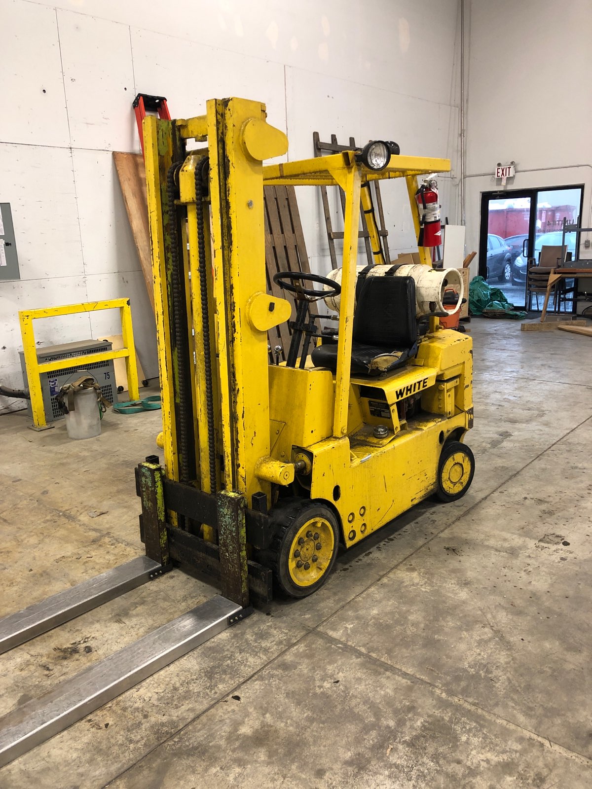 Used White Forklift – Coast Machinery Group