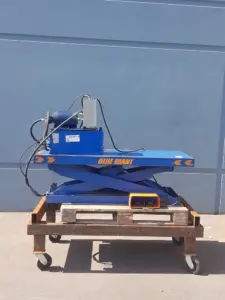 Blue Giant Scissor Lift