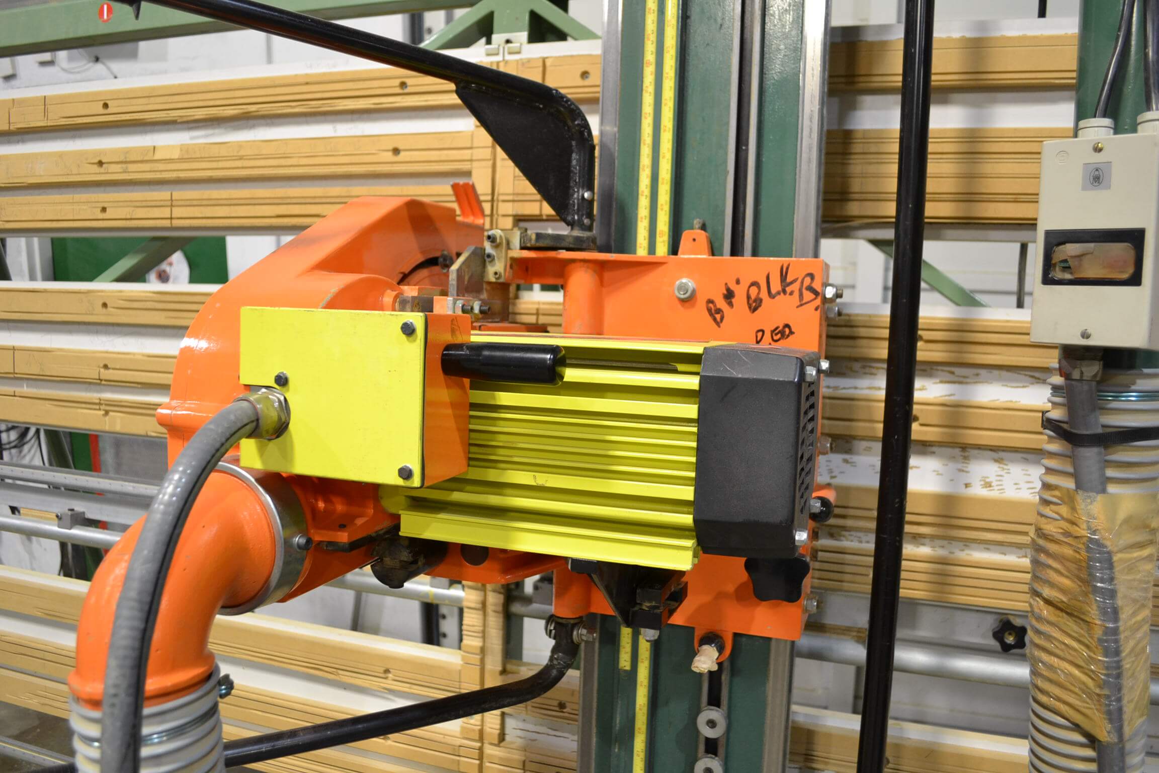 Used Interwood S1044 vertical panel saw Coast Machinery Group