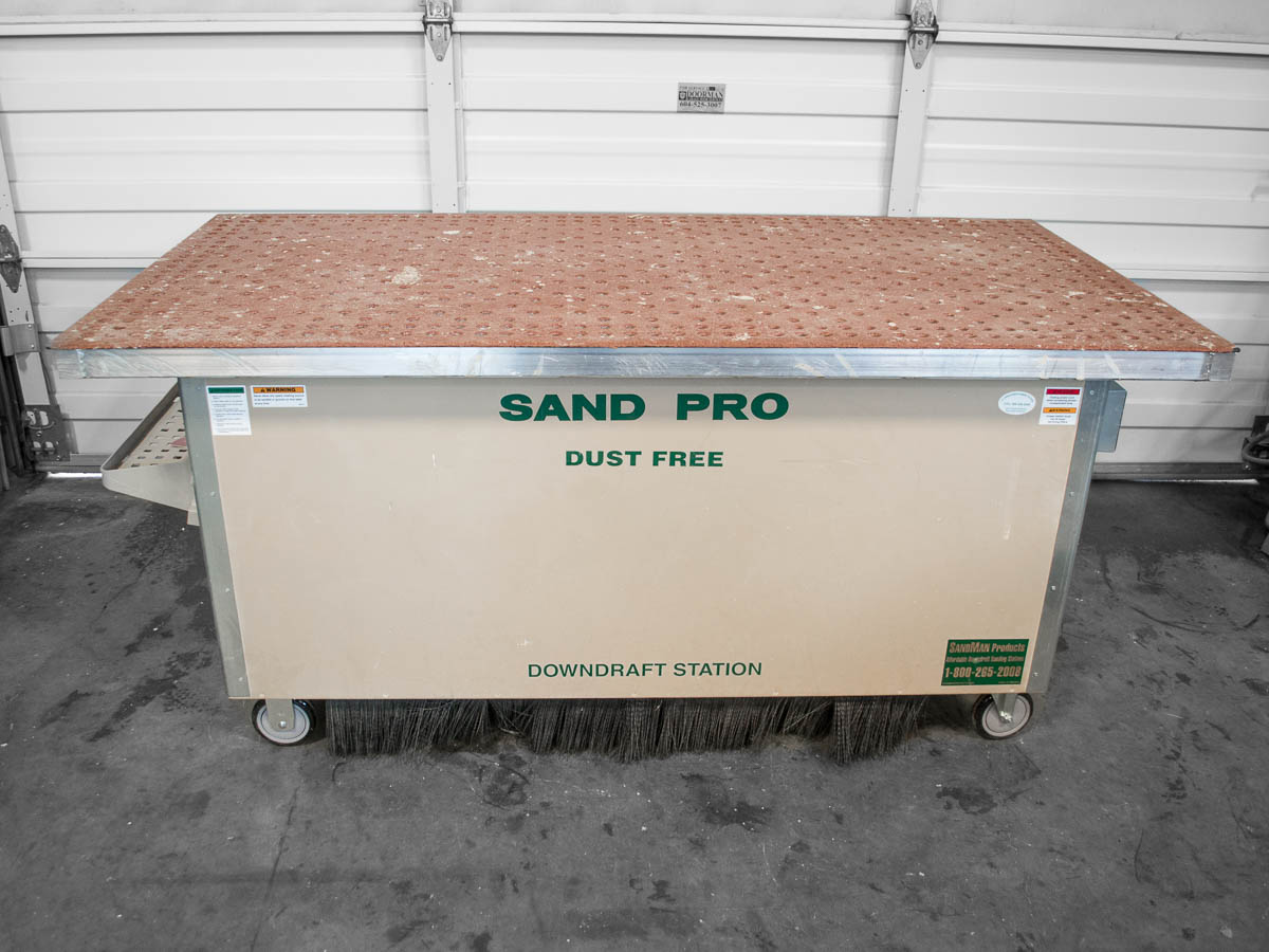Downdraft shop sanding table