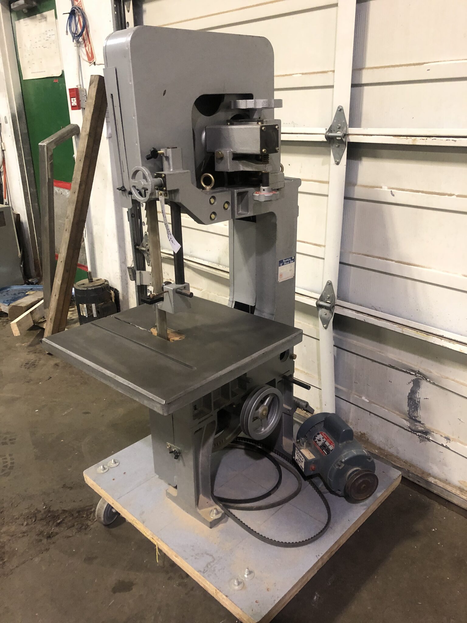 Makita 2116 bandsaw deals