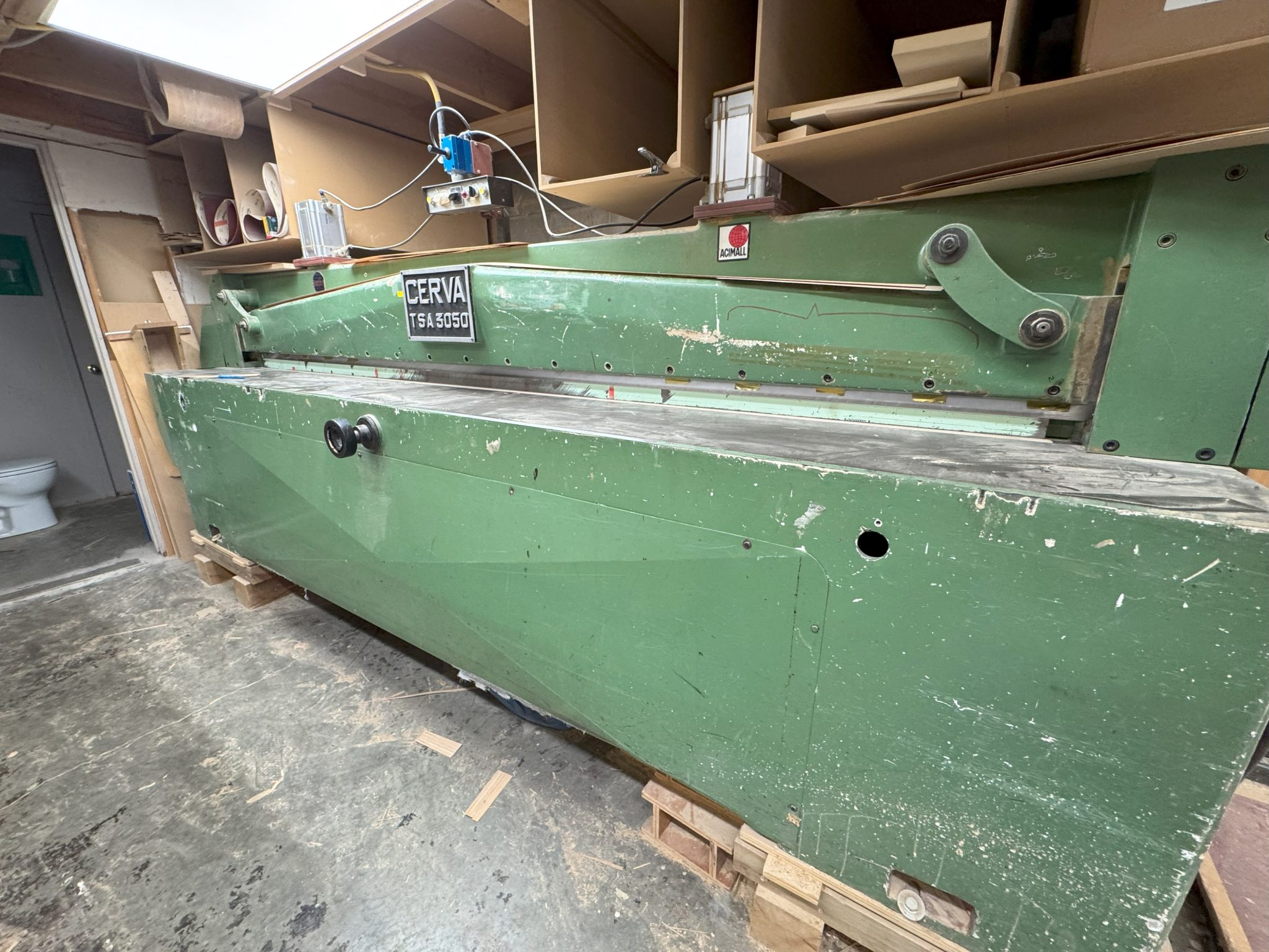 Used Casati 3050 Veneer Guillotine – Coast Machinery Group